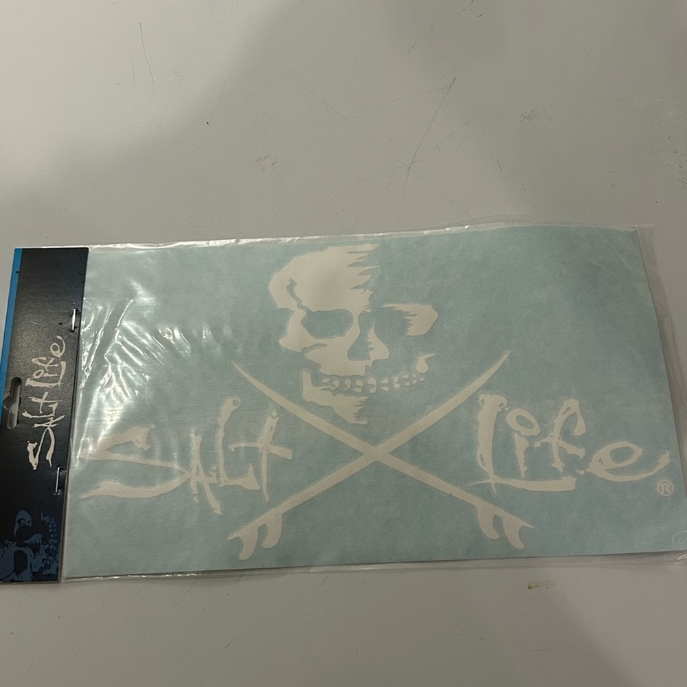 Salt Life White Skull and Crossbones Decal